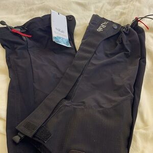 Snowboarding Gaiter, NWT.